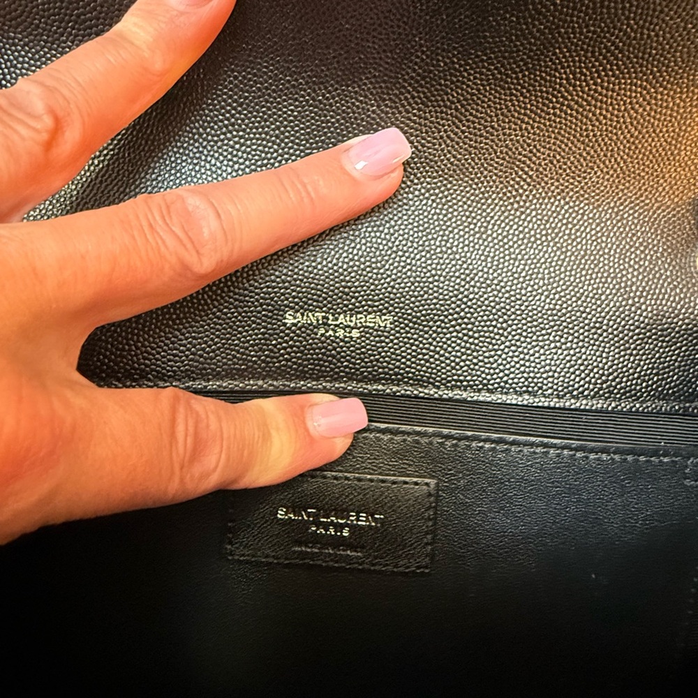 SAINT LAURENT
Envelope Triquilt Medium YSL Shoulder Bag in Grained Leather - Picture 7 of 10
